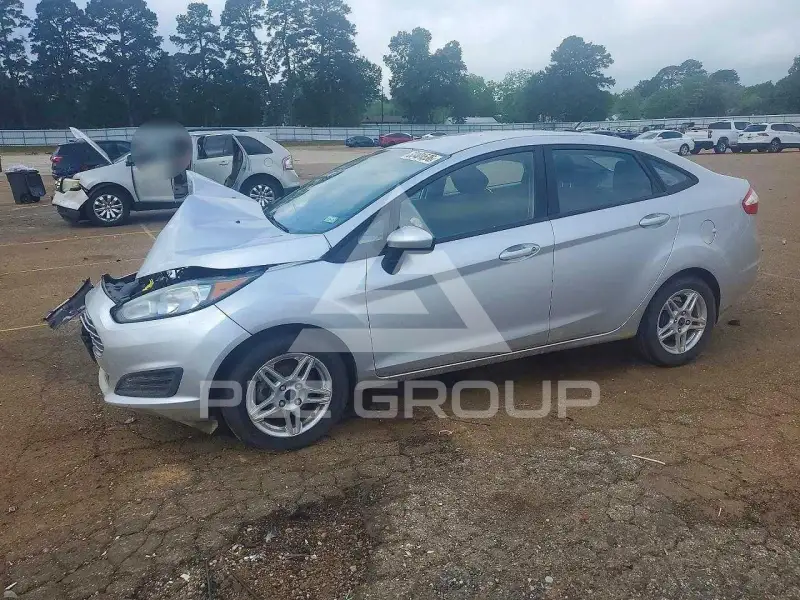 2017 Ford FIESTA photo