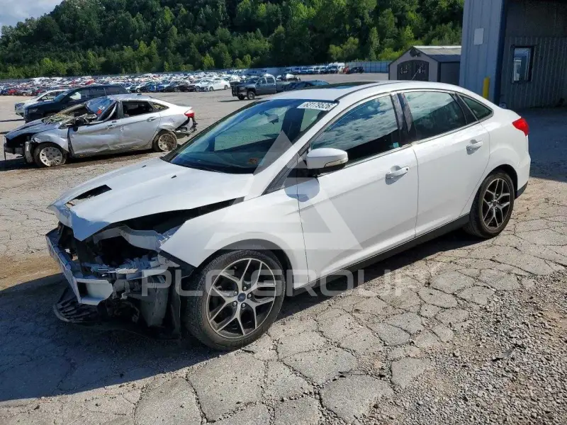 2017 Ford FOCUS фото