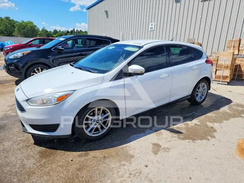 2017 Ford FOCUS photo