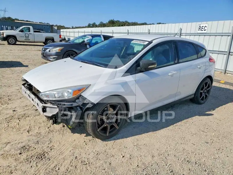 2017 Ford FOCUS photo