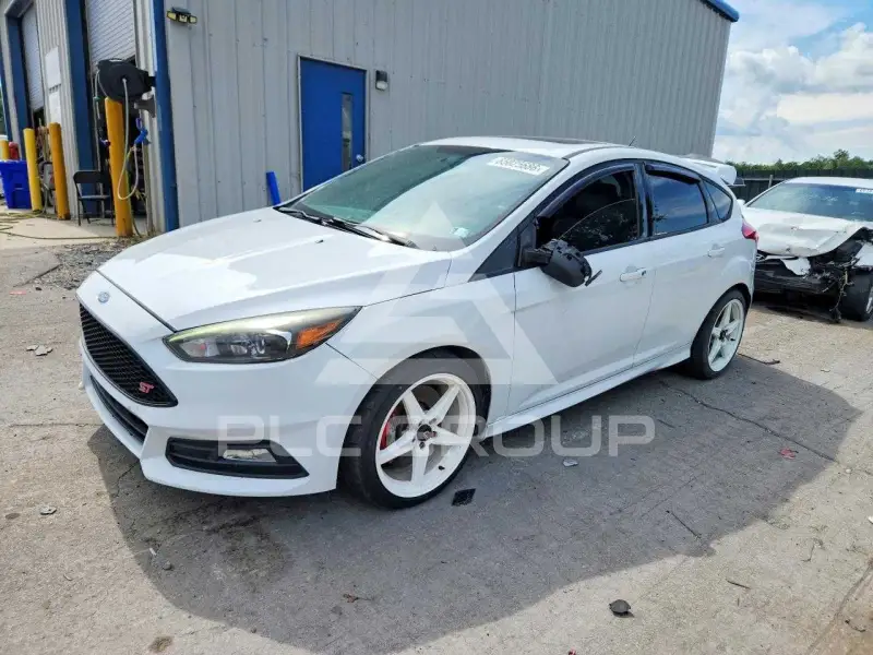 2017 Ford FOCUS фото