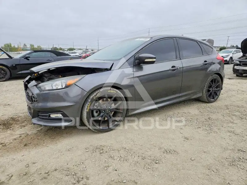 2017 Ford FOCUS photo