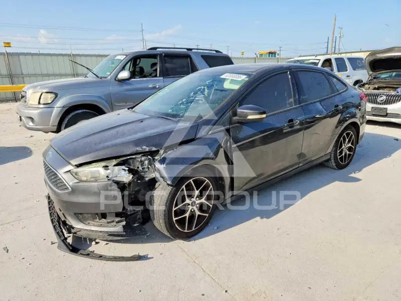 2017 Ford FOCUS photo