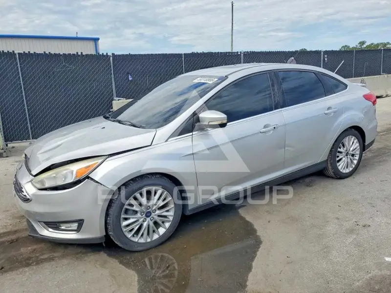 2017 Ford FOCUS фото