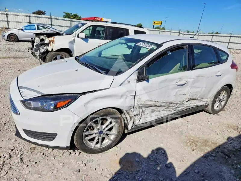 2017 Ford FOCUS photo