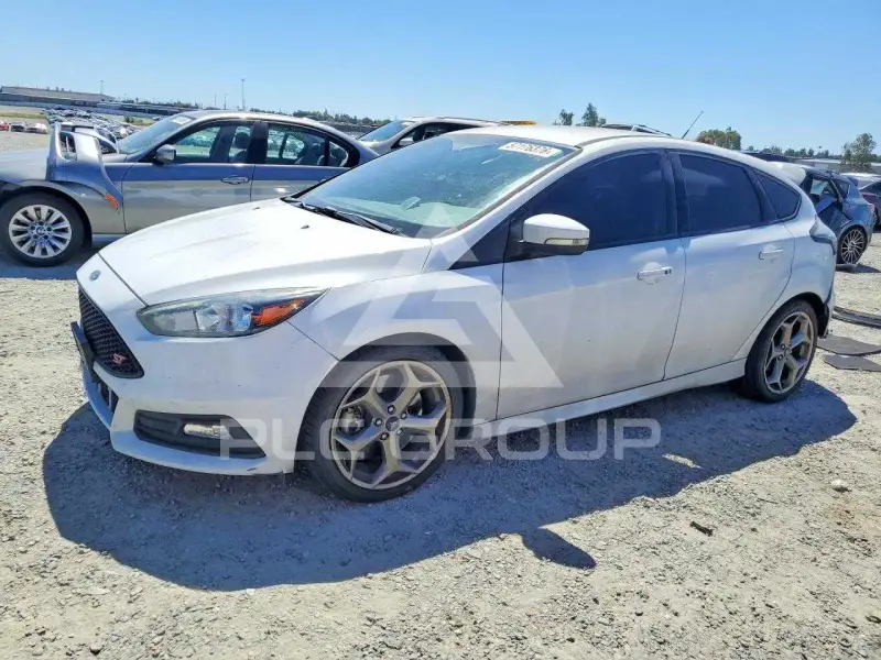2017 Ford FOCUS фото
