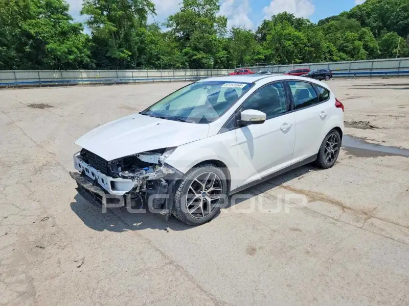 2017 Ford FOCUS photo