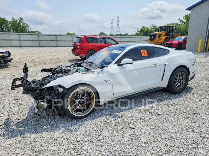 2017 Ford MUSTANG photo