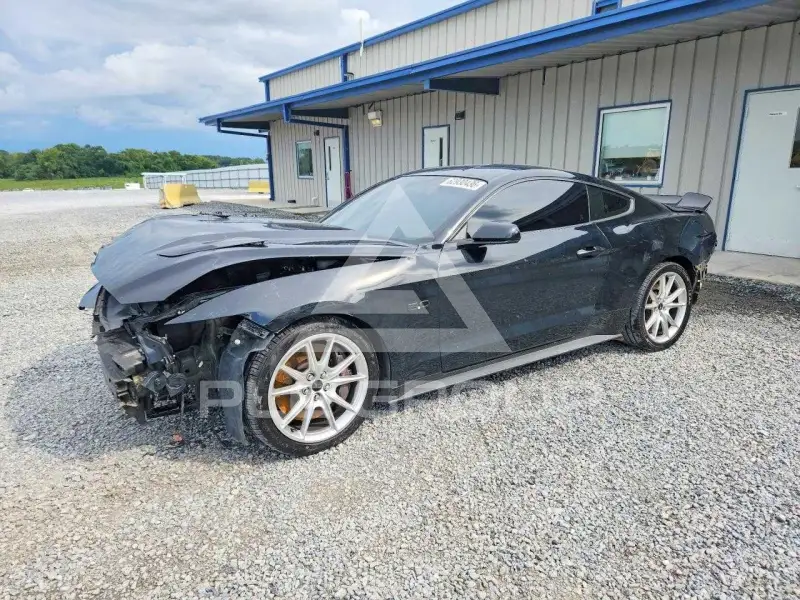 2017 Ford MUSTANG photo