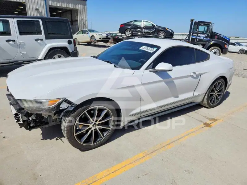 2017 Ford MUSTANG photo
