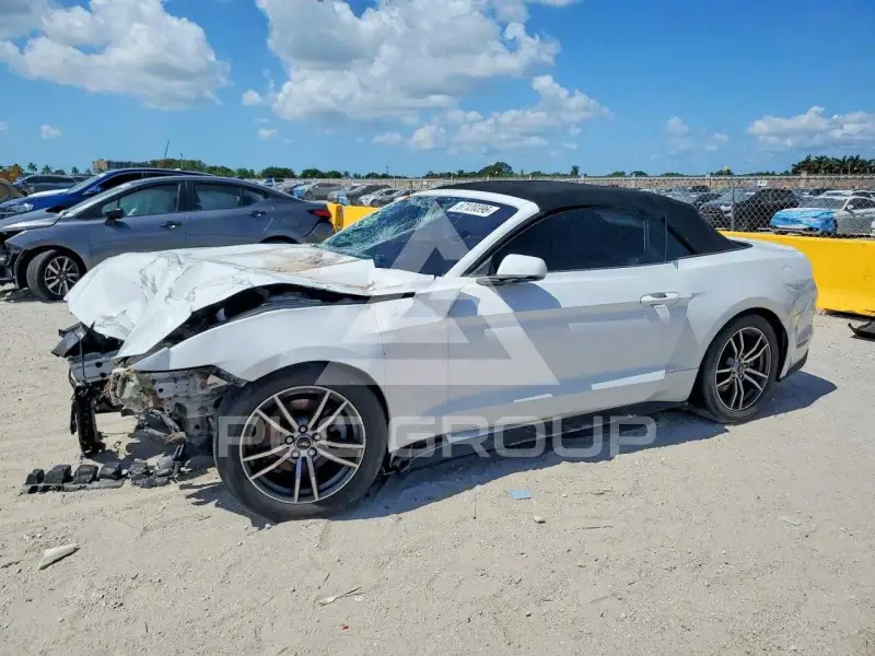 2017 Ford MUSTANG фото