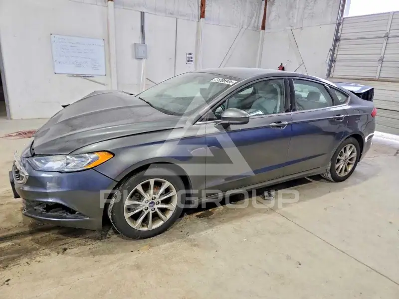 2017 Ford FUSION photo