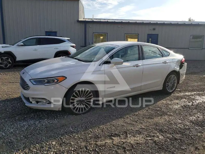 2017 Ford FUSION photo