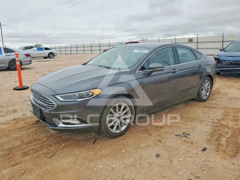2017 Ford FUSION фото
