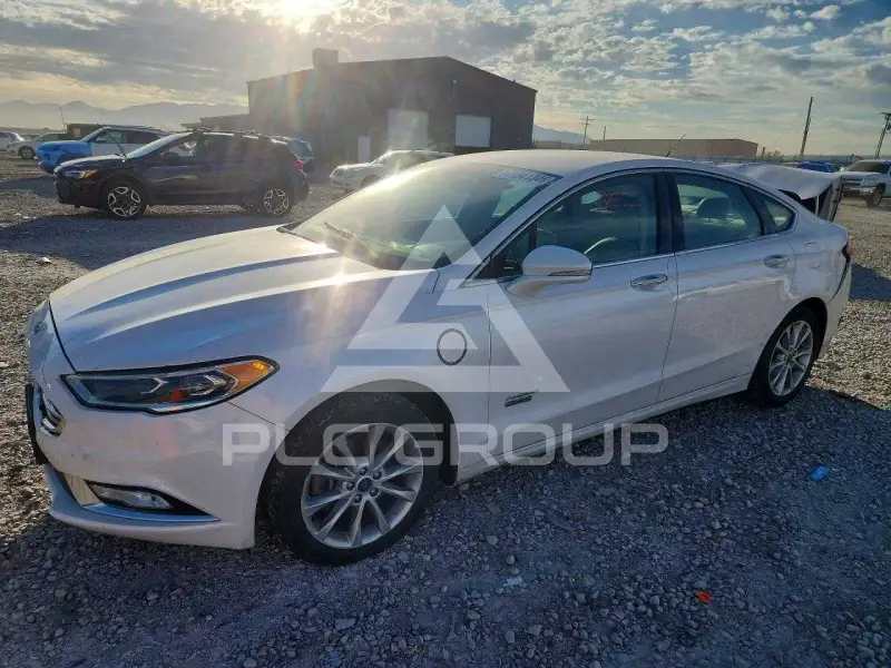 2017 Ford FUSION фото