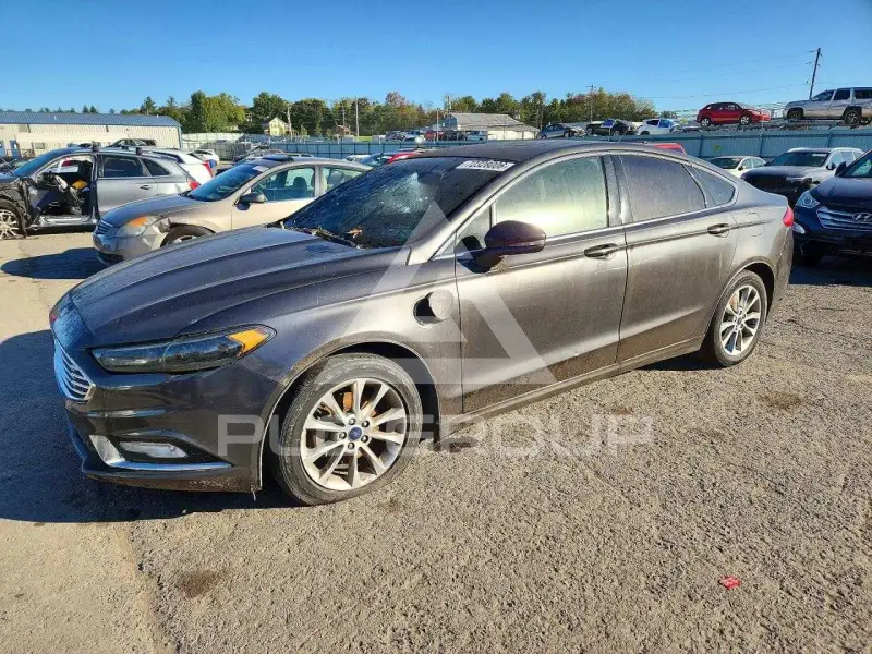 2017 Ford FUSION photo
