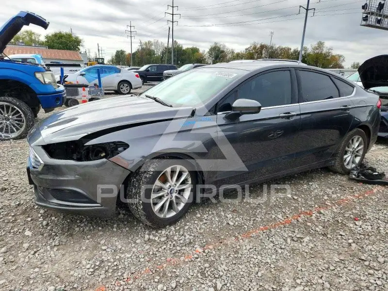 2017 Ford FUSION фото