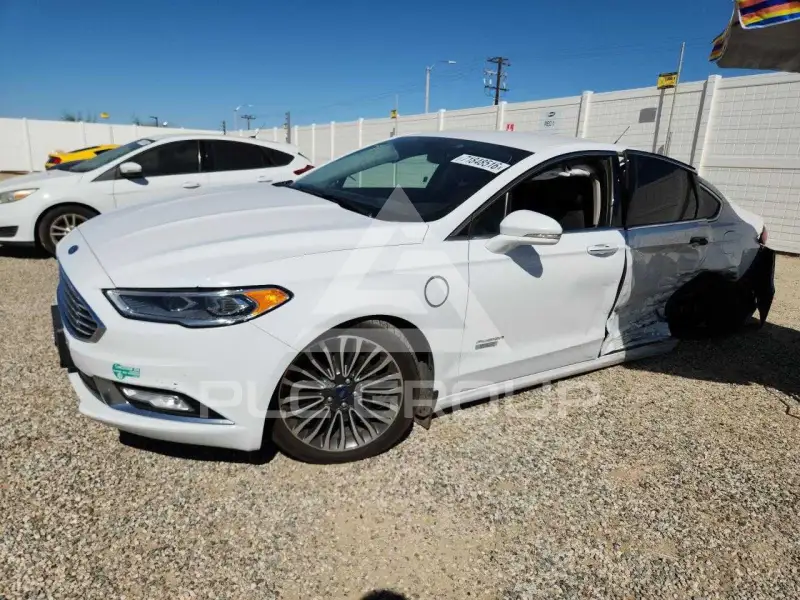 2017 Ford FUSION фото