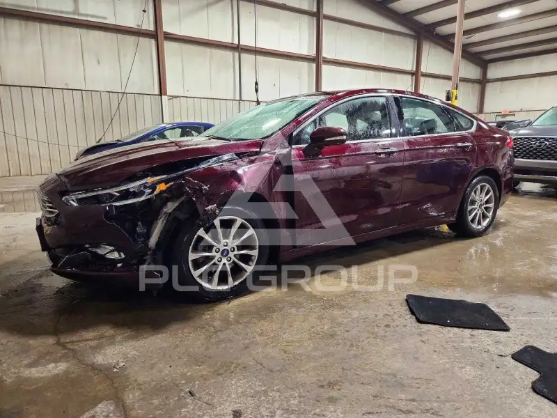 2017 Ford FUSION фото