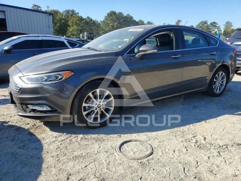 2017 Ford FUSION photo