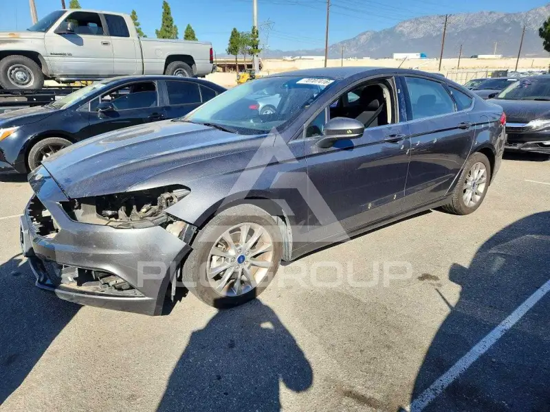 2017 Ford FUSION photo