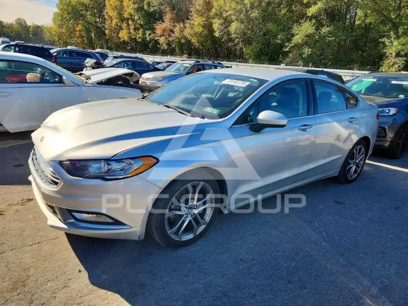 2017 Ford FUSION фото