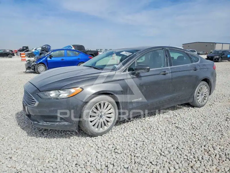 2017 Ford FUSION photo