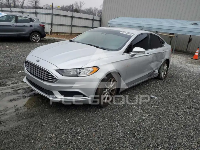 2017 Ford FUSION фото
