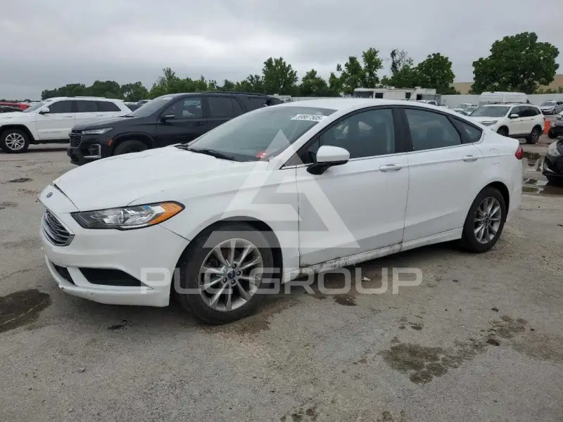 2017 Ford FUSION фото