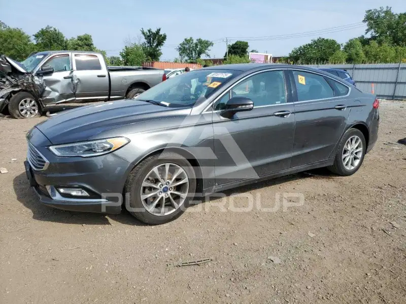 2017 Ford FUSION photo