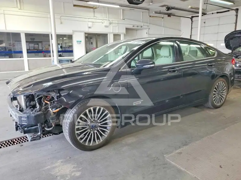 2017 Ford FUSION фото