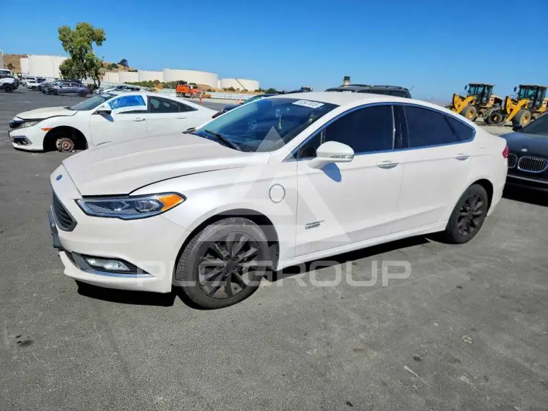 2017 Ford FUSION фото