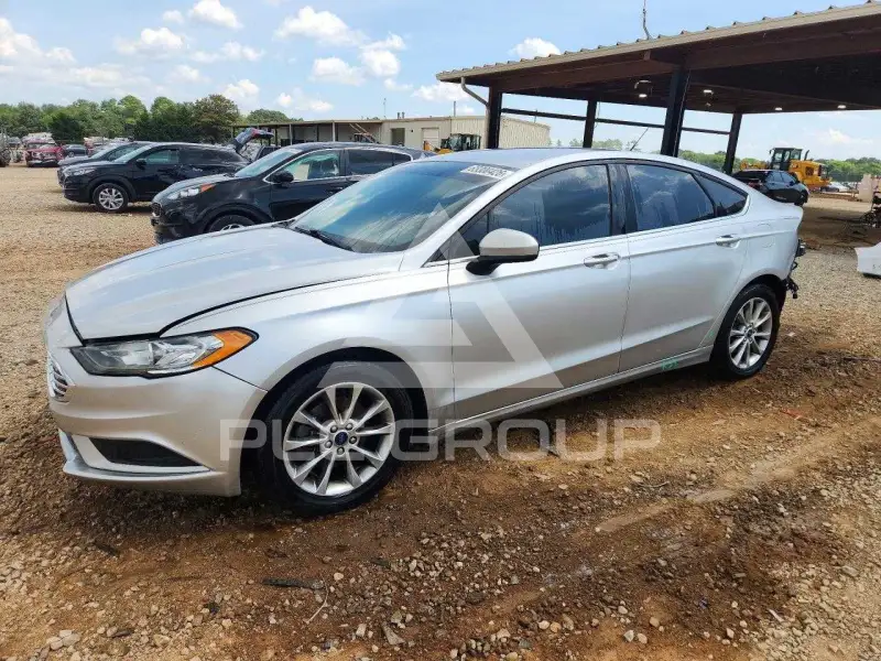 2017 Ford FUSION фото