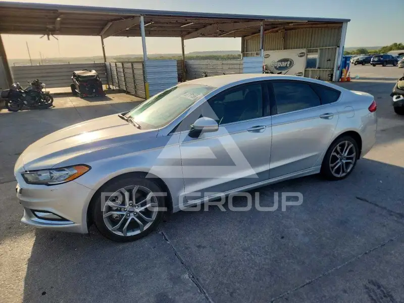 2017 Ford FUSION фото