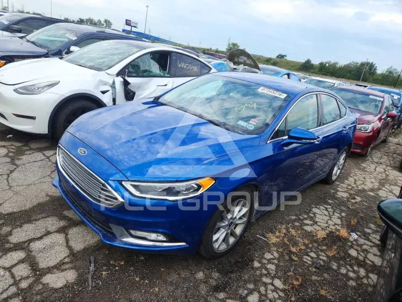 2017 Ford FUSION фото
