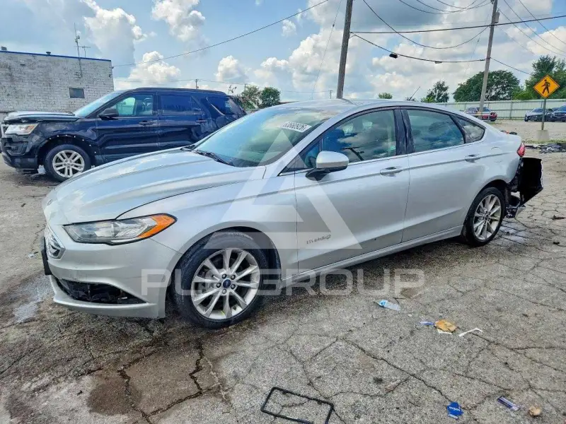 2017 Ford FUSION фото