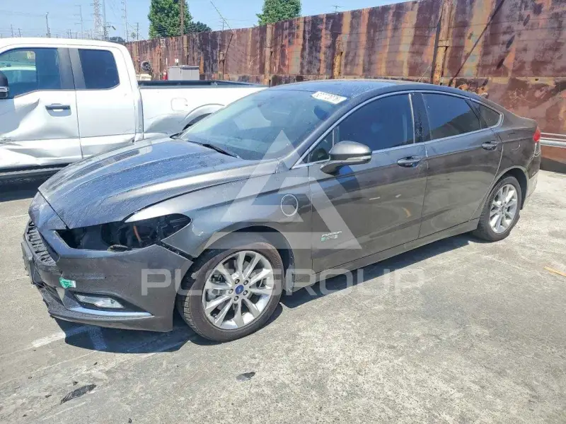 2017 Ford FUSION фото