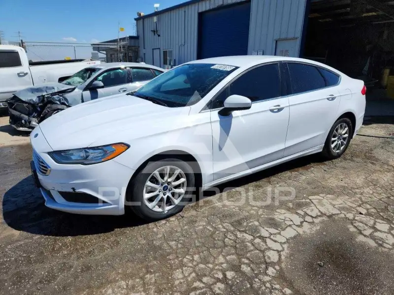 2017 Ford FUSION фото