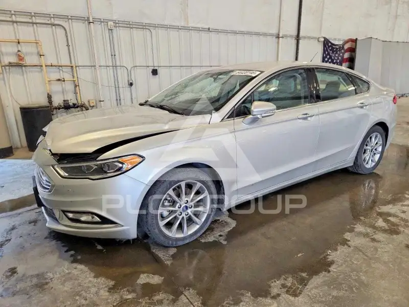 2017 Ford FUSION фото
