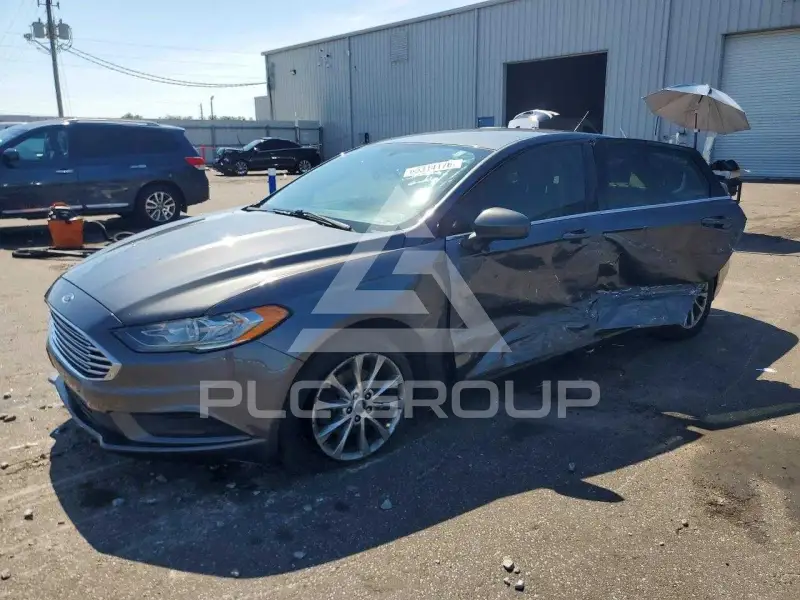 2017 Ford FUSION фото