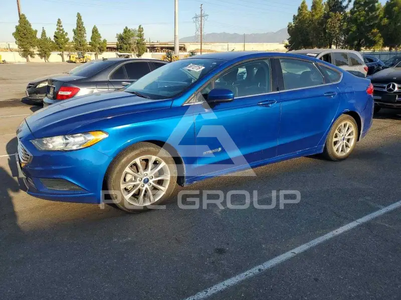 2017 Ford FUSION фото