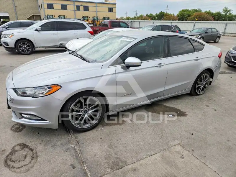 2017 Ford FUSION photo