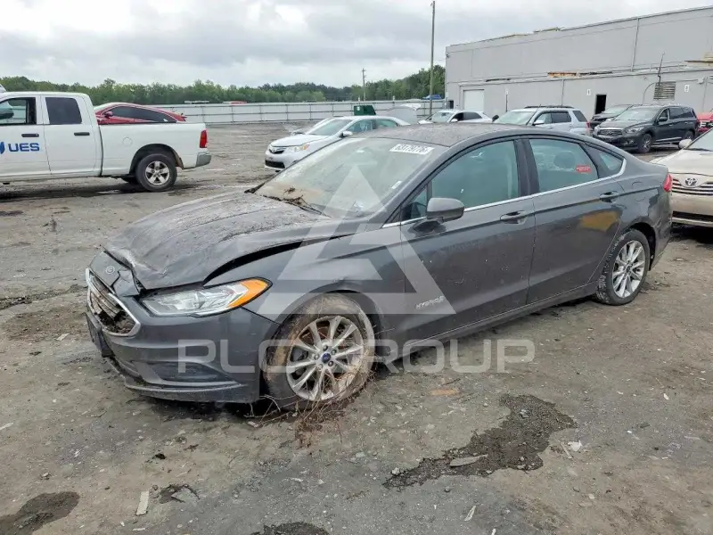 2017 Ford FUSION фото
