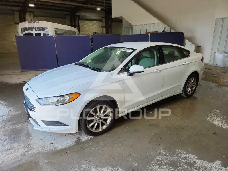 2017 Ford FUSION фото