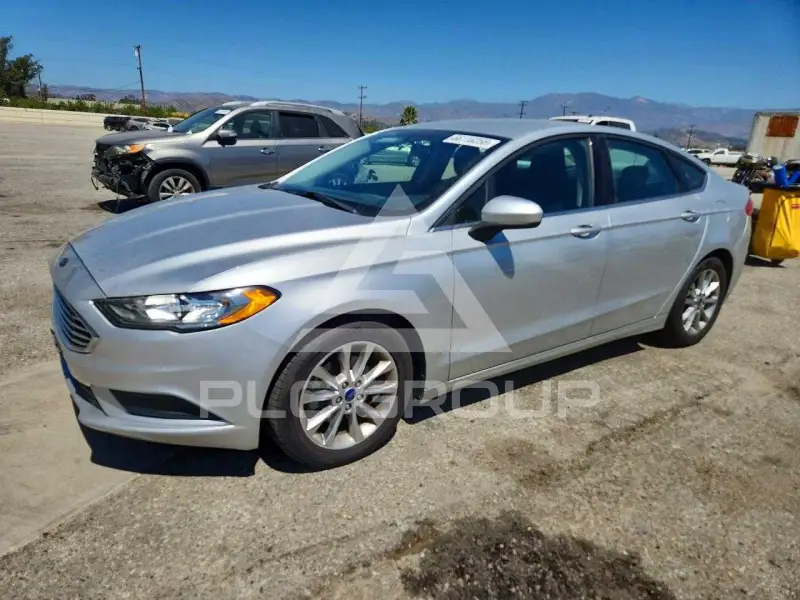 2017 Ford FUSION фото