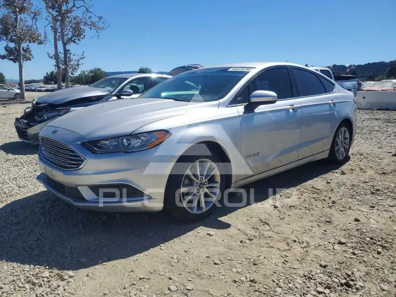 2017 Ford FUSION photo