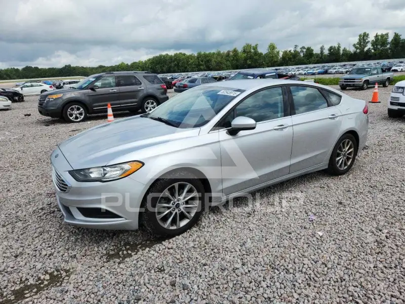 2017 Ford FUSION фото