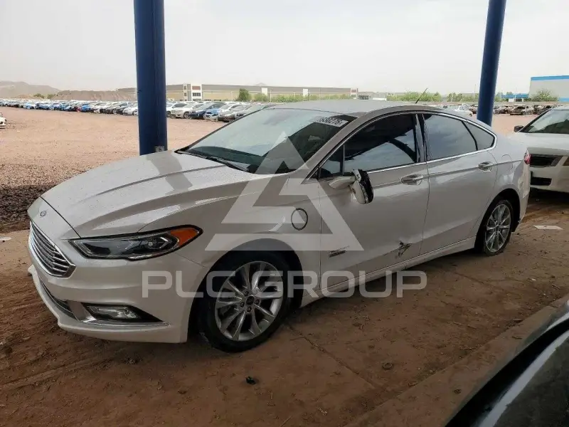 2017 Ford FUSION фото