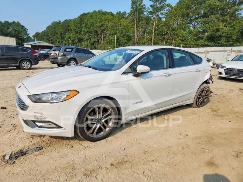 2017 Ford FUSION фото