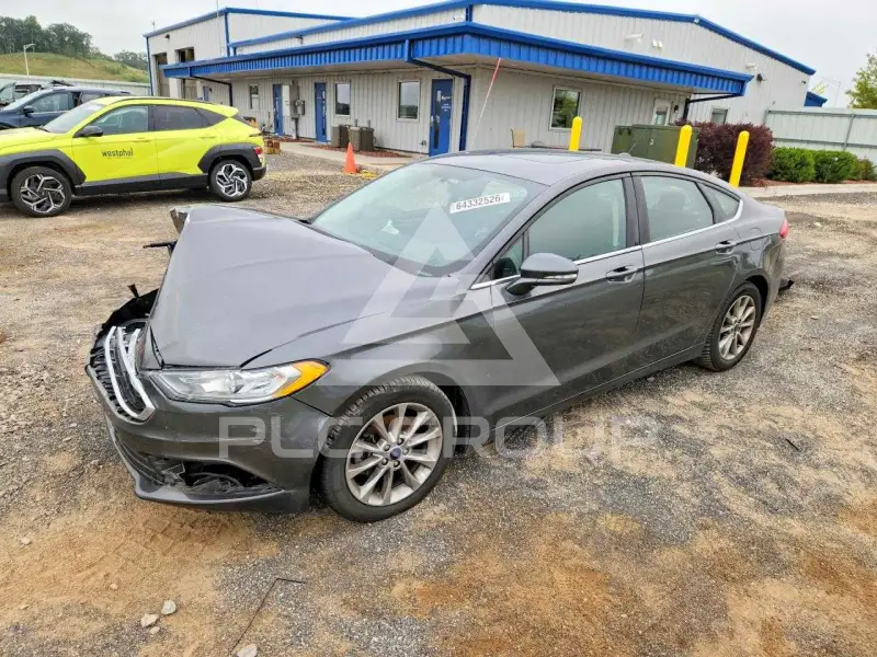 2017 Ford FUSION фото